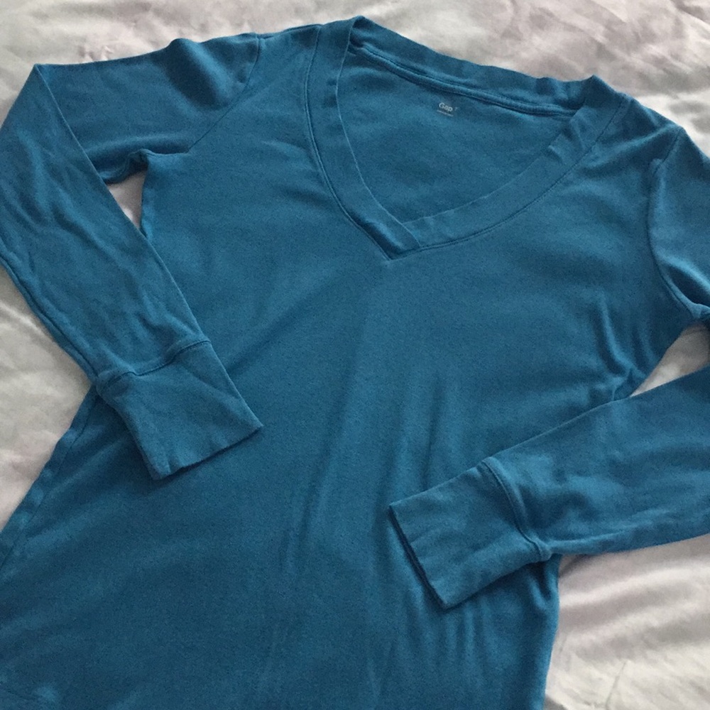 Gap V neck long sleeve bright blue T